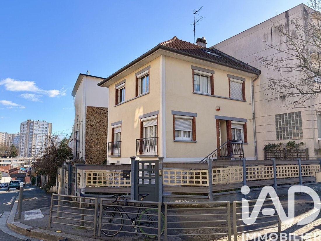 House in Bagnolet, Ile-de-France, France 1 - 16708030