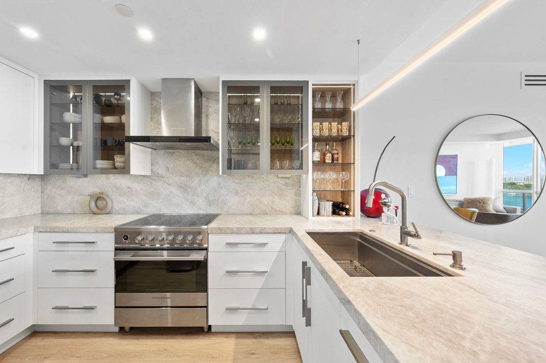 Condo in Miami Beach, Florida, United States 5 - 17266870