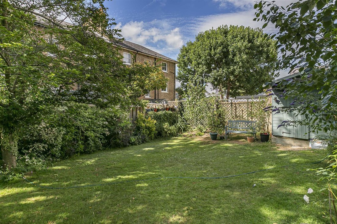 Apartment in Coombe, Royal Borough of Kingston upon Thames, England 5 - 17267273