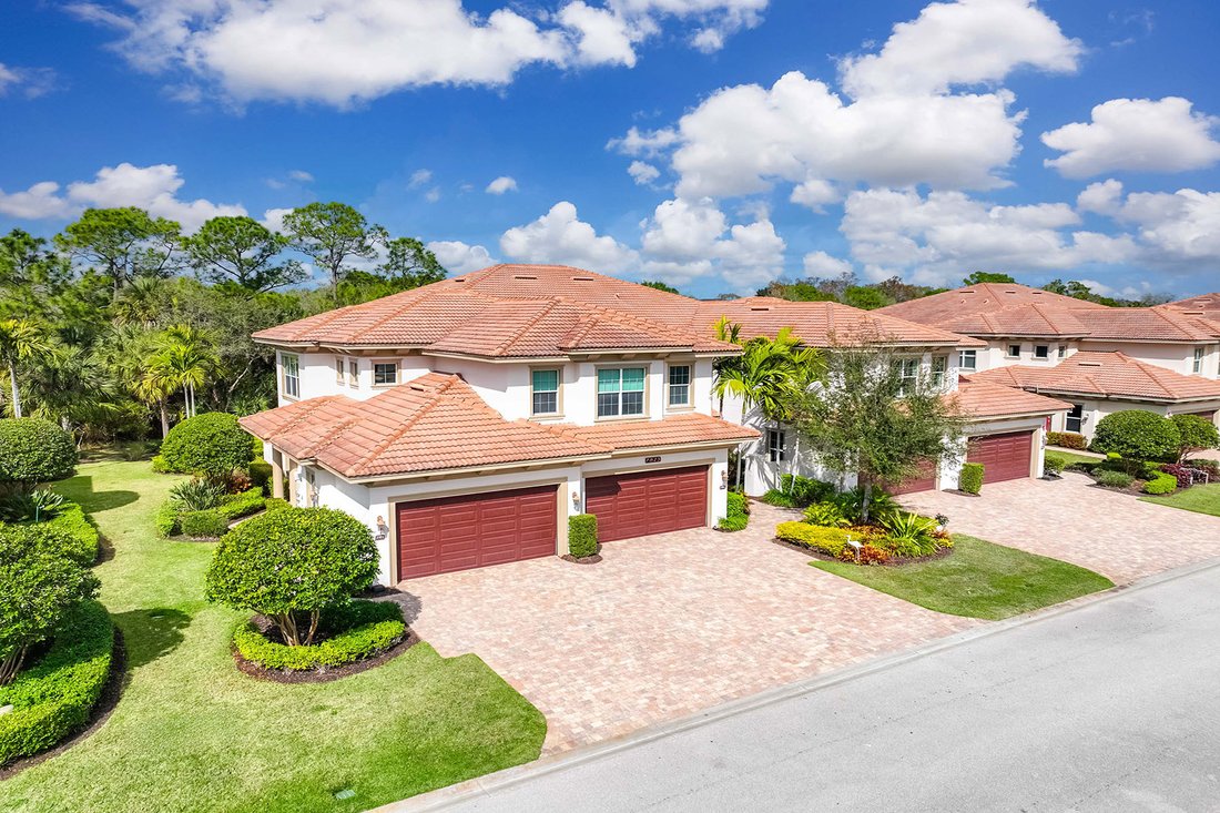 Condo in Naples, Florida, United States 1 - 17266875