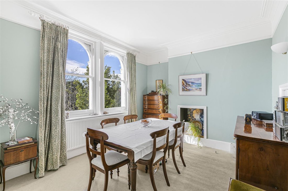 Apartment in Coombe, Royal Borough of Kingston upon Thames, England 3 - 17267273