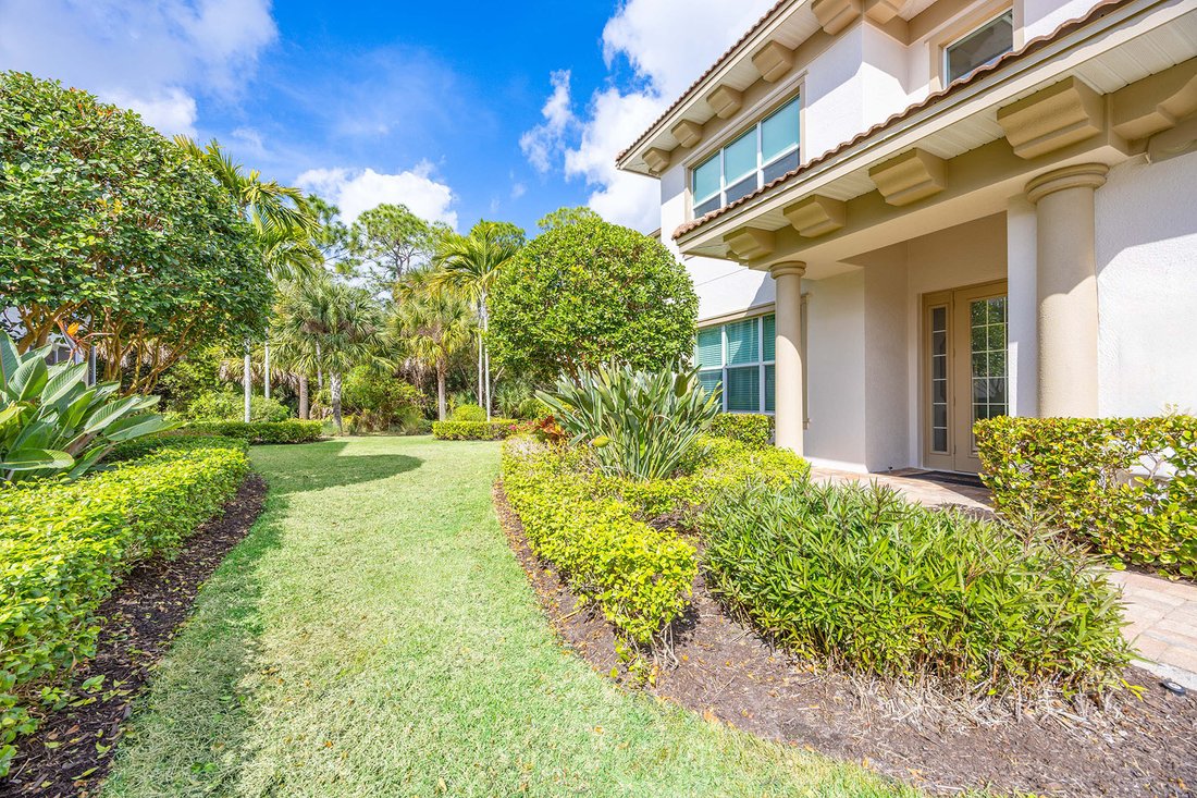 Condo in Naples, Florida, United States 2 - 17266875