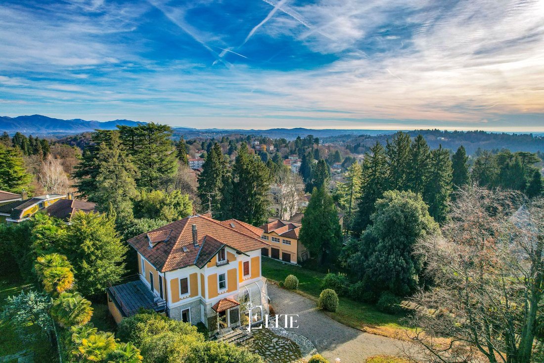 Villa in Velate - Sant'Ambrogio, Varese, Lombardy 1 - 17266942
