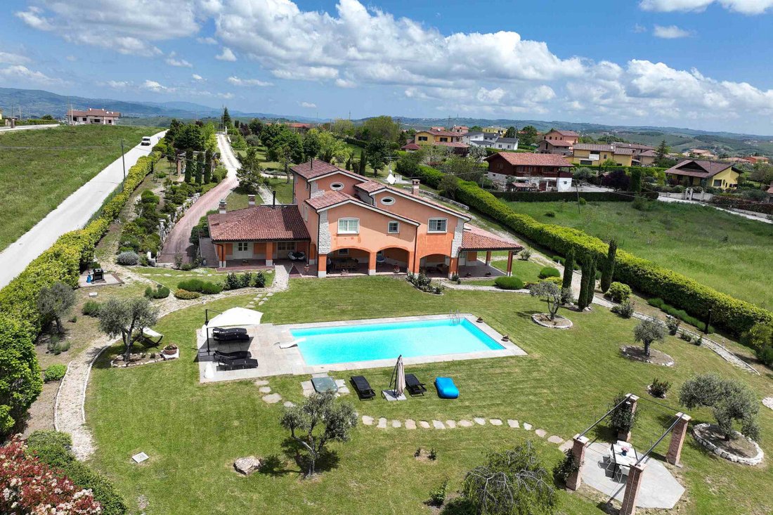 Villa in Oratino, Molise, Italy 1 - 17272906