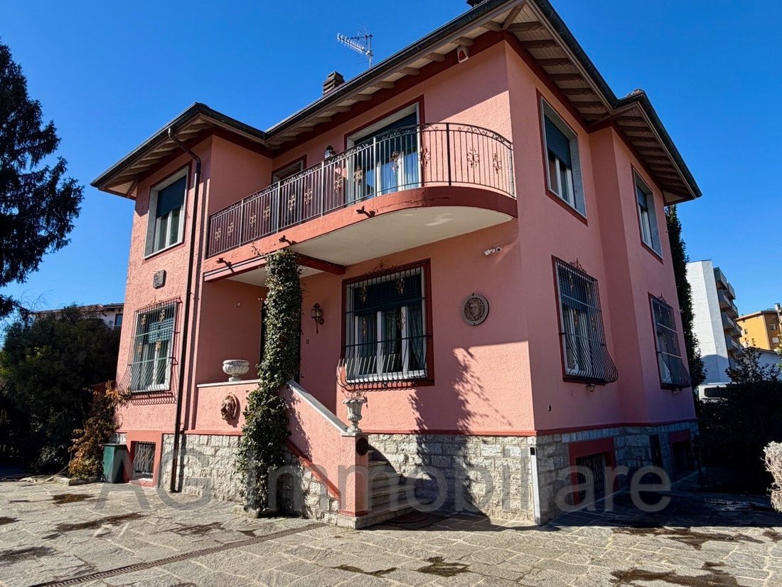 Villa in Verbania, Piedmont, Italy 2 - 17273249