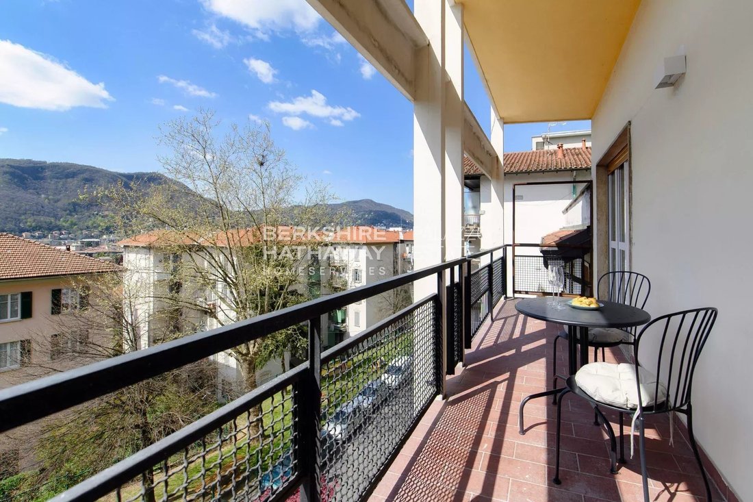 Apartment in Eastern Lake Center, Como, Lombardy 2 - 17269749