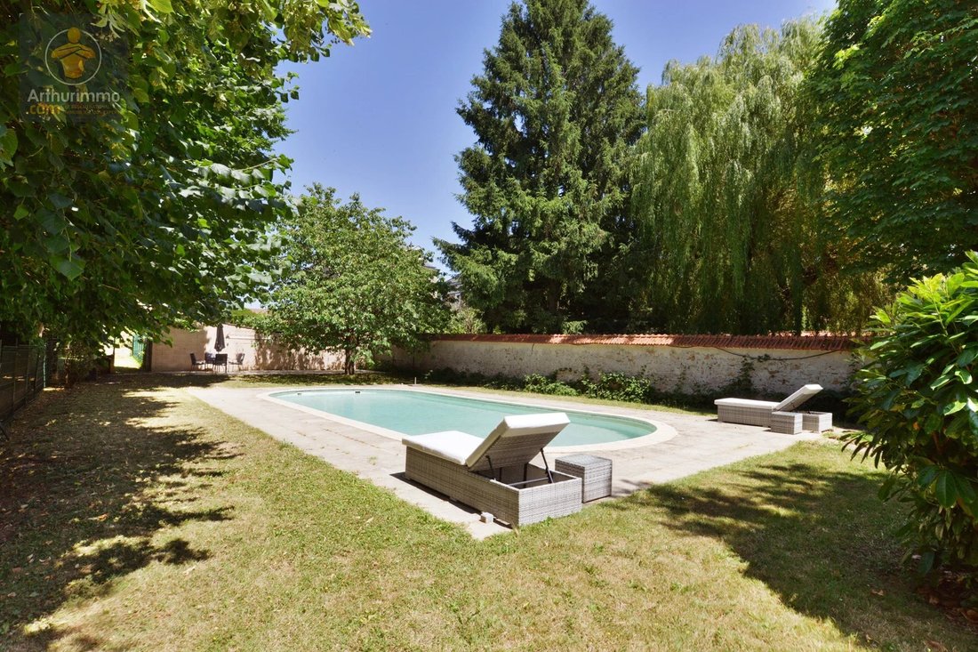 House in Mandres-les-Roses, Ile-de-France, France 3 - 17274857
