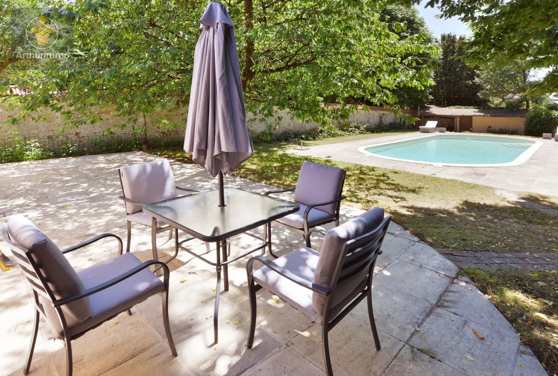 House in Mandres-les-Roses, Ile-de-France, France 4 - 17274857