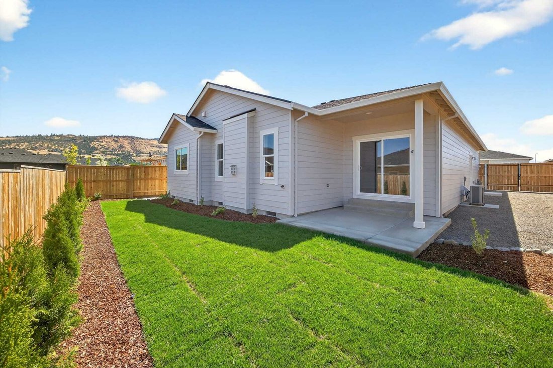 House in Medford, Oregon, United States 2 - 17269053