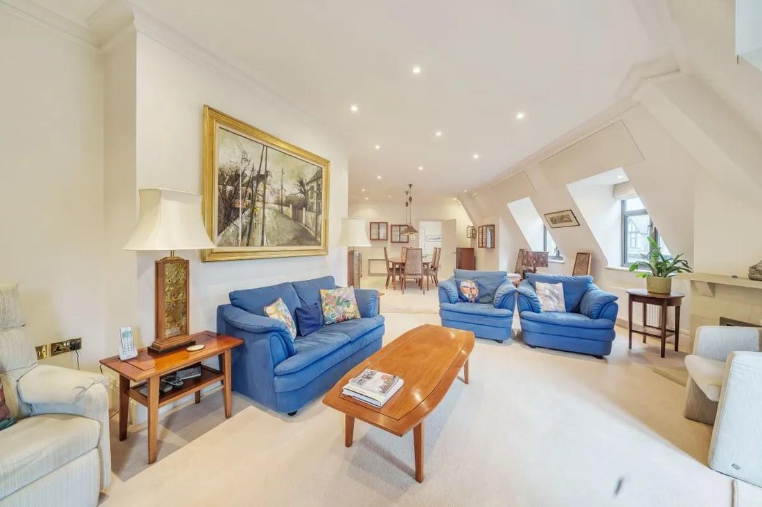 Apartment in Great Stanmore, Harrow, England 4 - 17278318