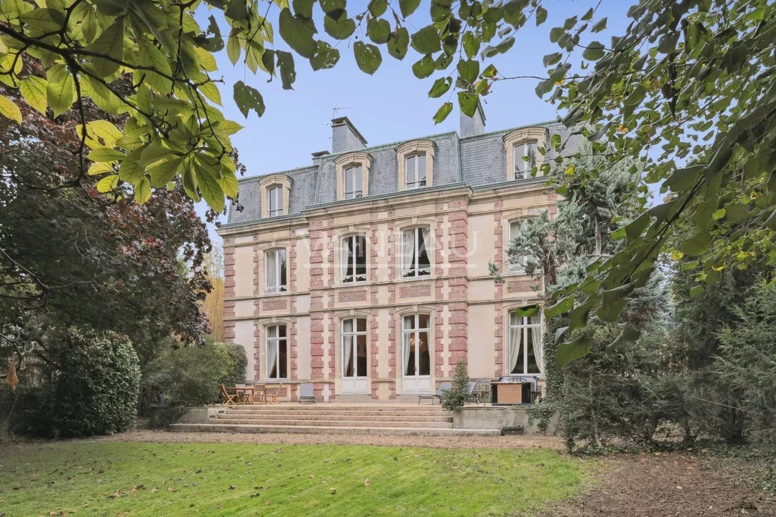 Estate in Centre Ville-Cathédrale, Evreux, France 1 - 17268528