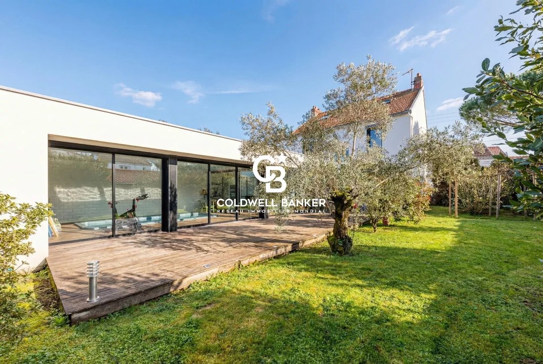 House in Saint-Sebastien-sur-Loire, Pays de la Loire, France 1 - 17268212