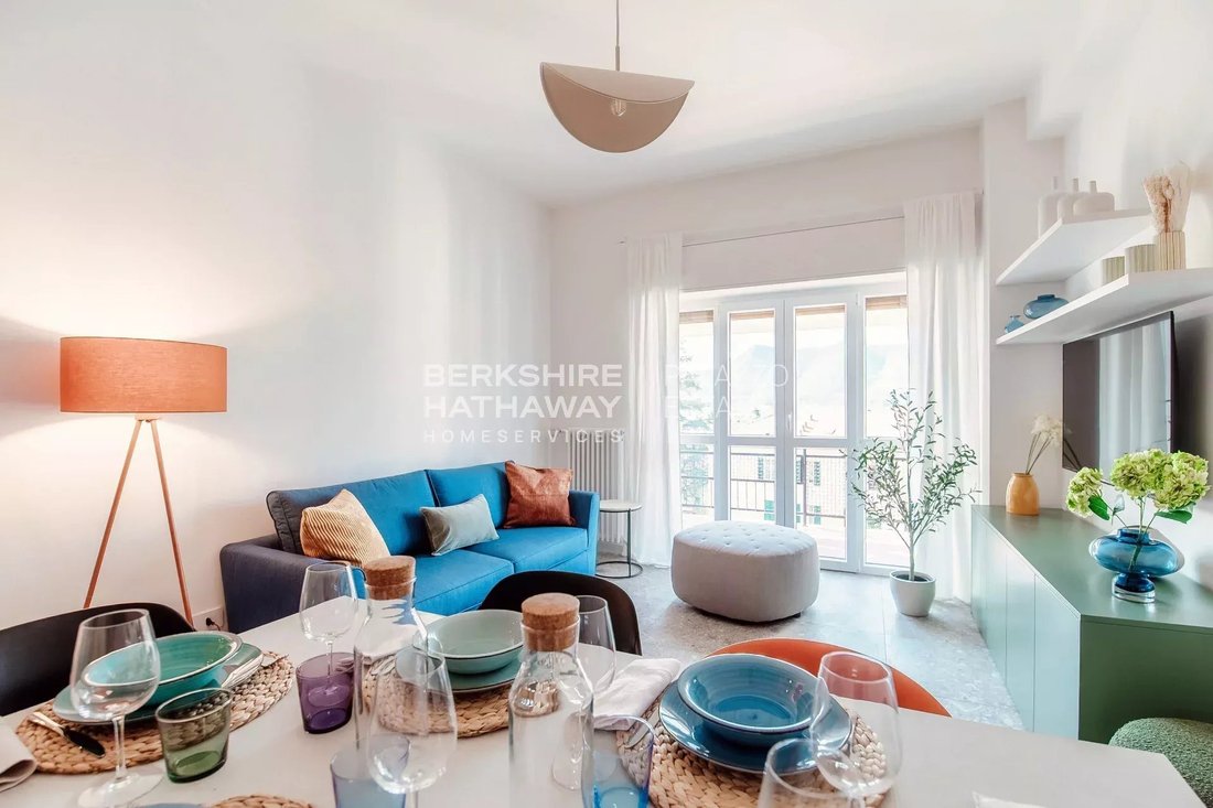 Apartment in Eastern Lake Center, Como, Lombardy 1 - 17269749