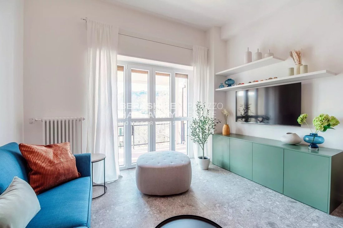 Apartment in Eastern Lake Center, Como, Lombardy 5 - 17269749
