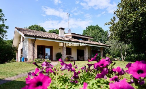 Villa in Montebelluna, Veneto, Italy 1