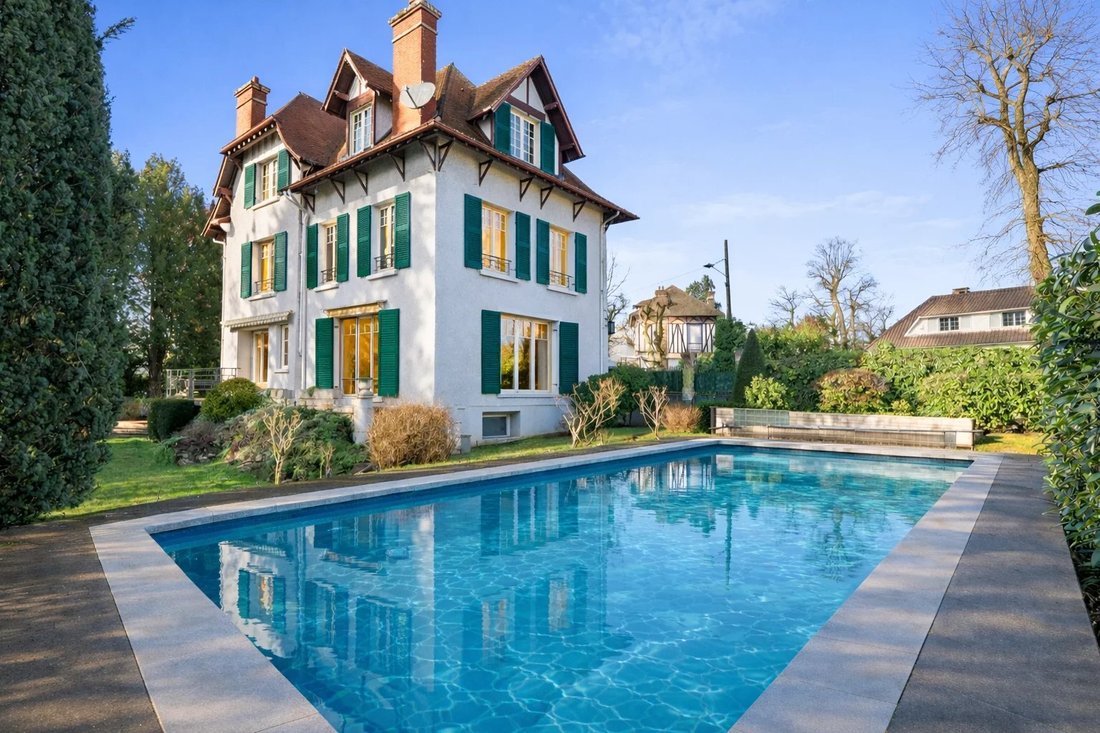 Villa in Plateau Thery-Centre Ancien, Vaucresson, France 1 - 17268219