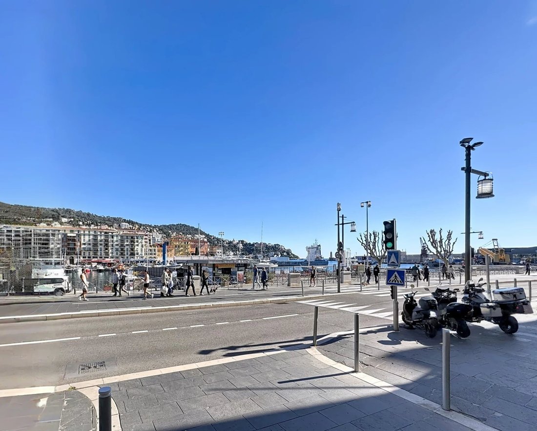 Apartment in Le Port, Nice, France 1 - 17248125