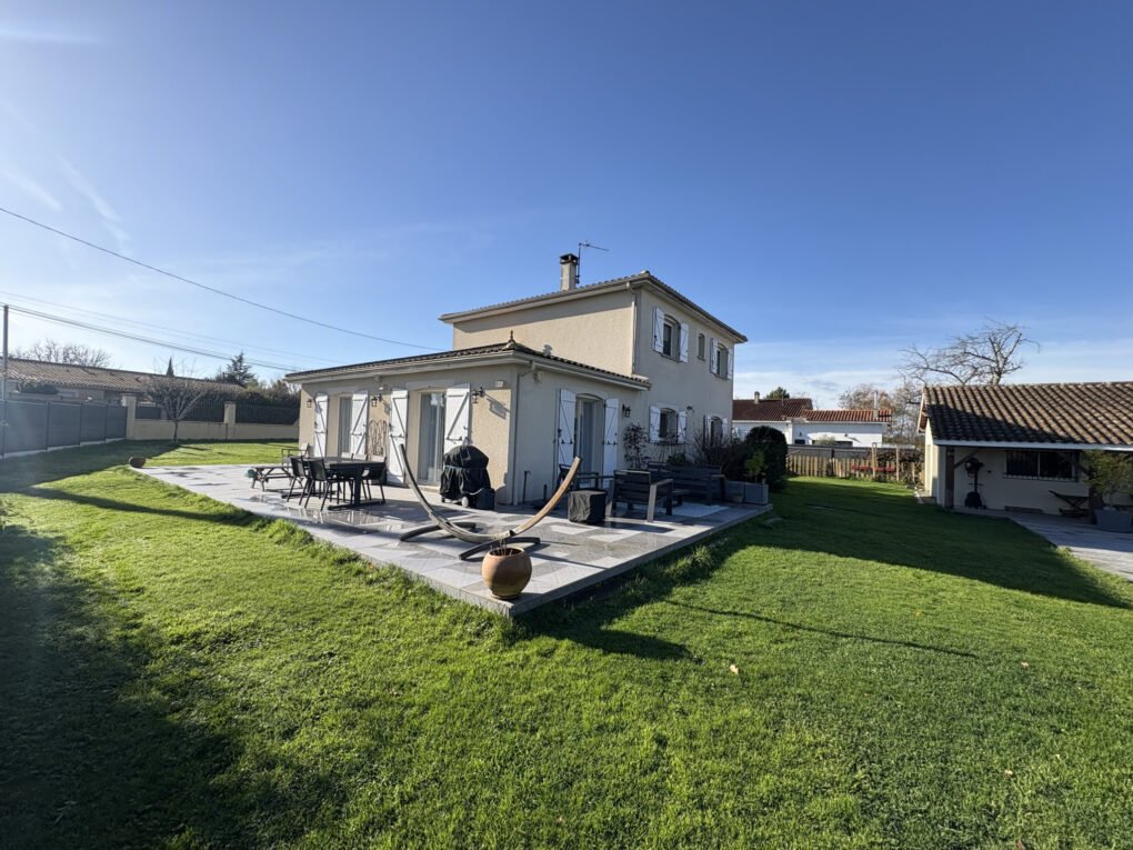 Casa en Camblanes-et-Meynac, Nueva Aquitania, Francia 1 - 17277858