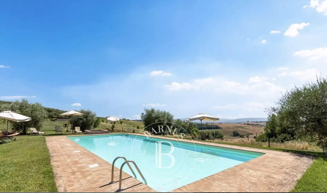 Villa in Castiglione del Lago, Umbria, Italy 2 - 17268343
