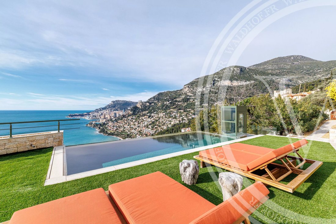 Villa in French Riviera, Provence-Alpes-Côte d'Azur, France 1 - 17244142