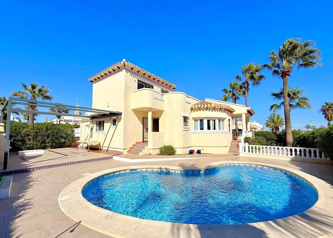 Villa in Orihuela, Valencian Community, Spain 1 - 17271706