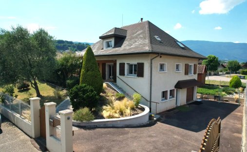 House in Chambery, Auvergne-Rhône-Alpes, France 1