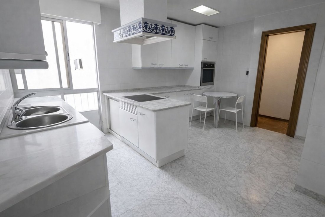 Apartment in Los Remedios, Seville, Spain 4 - 17280025