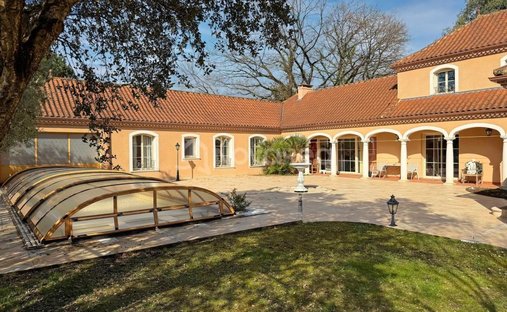 House in Pau, Nouvelle-Aquitaine, France 1