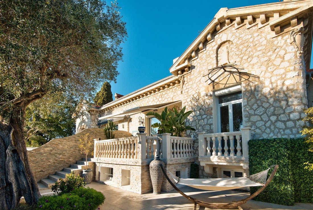 House in Collettes Bréguières-Sud, Cagnes-sur-Mer, France 1 - 16703805