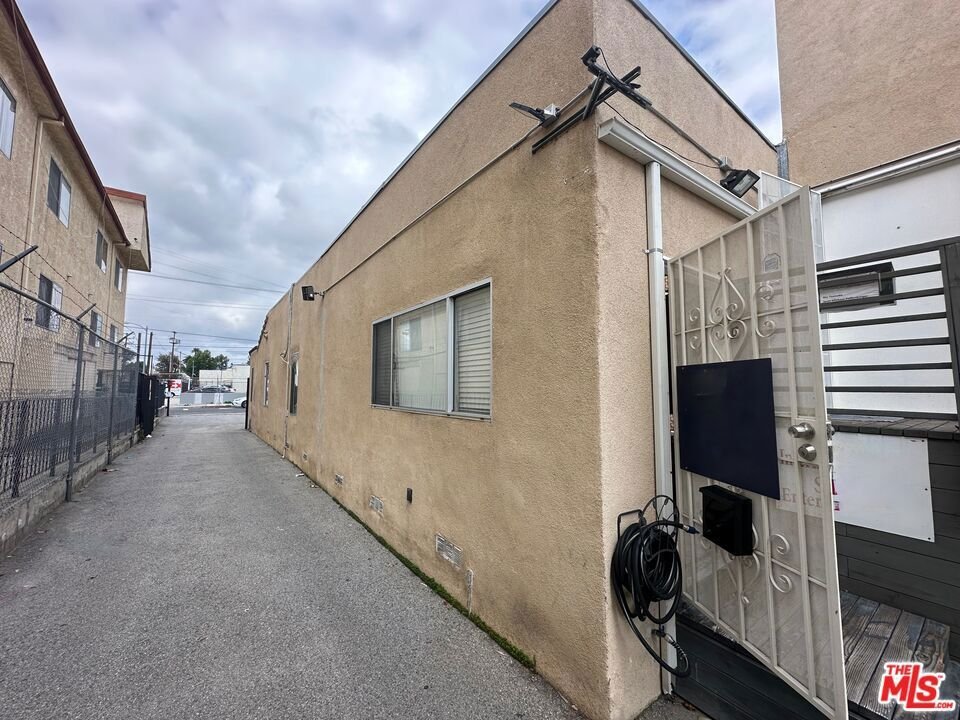Los Angeles, California, United States 2 - 17269585