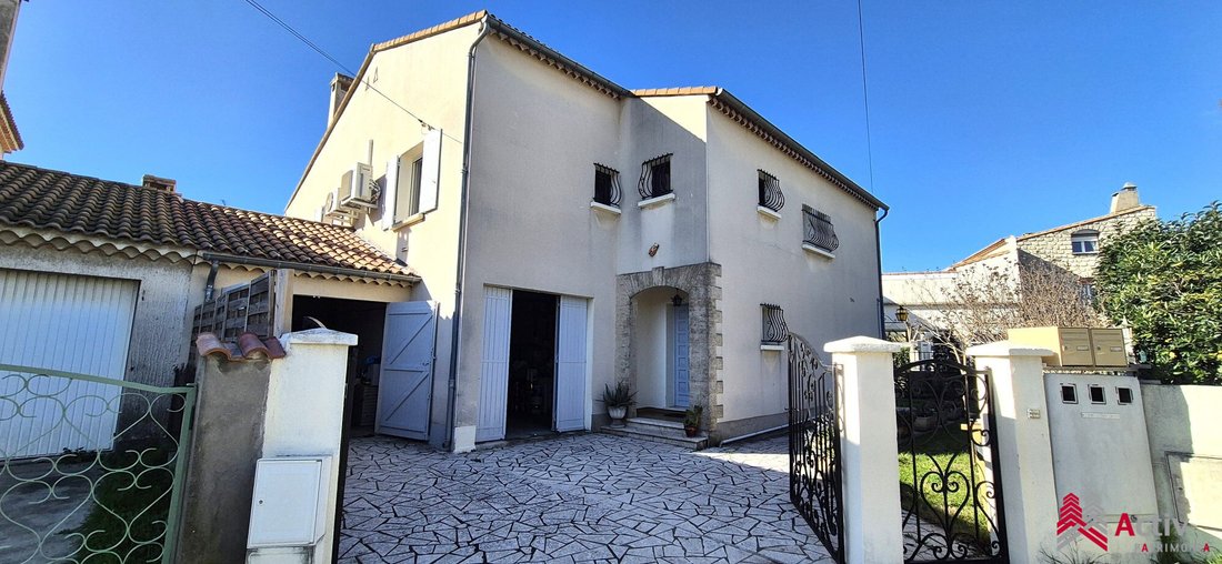 Villa in Arles, Provence-Alpes-Côte d'Azur, France 1 - 17272112