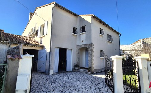 Villa a Arles, Provenza-Alpi-Costa Azzurra, Francia 1