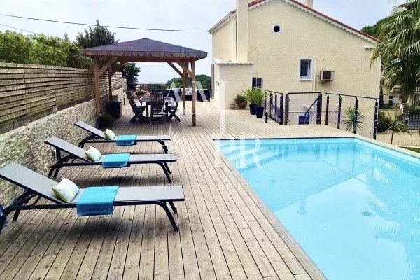 Villa in Font de Veyre, Cannes, France 1 - 17278626