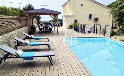 Villa in Font de Veyre, Cannes, France 1