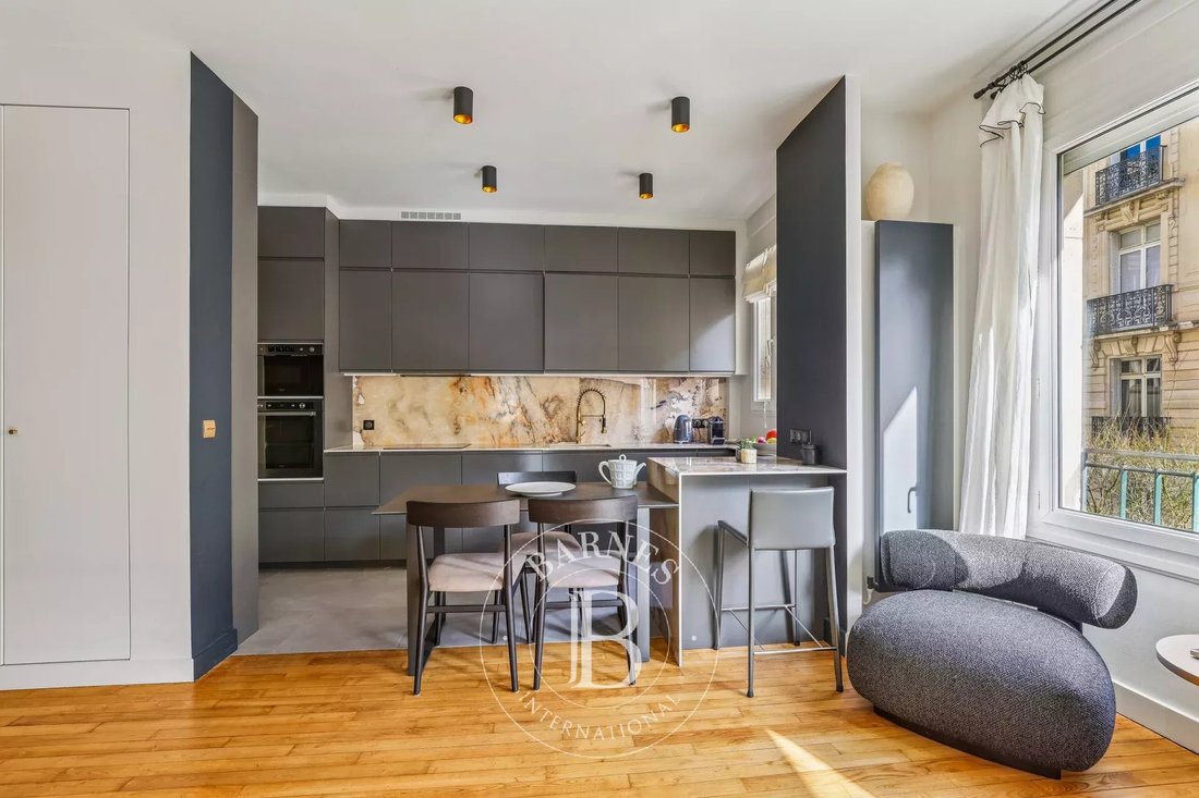 Apartment in Saint Placide, Paris 6e Arrondissement, Paris 4 - 17273262