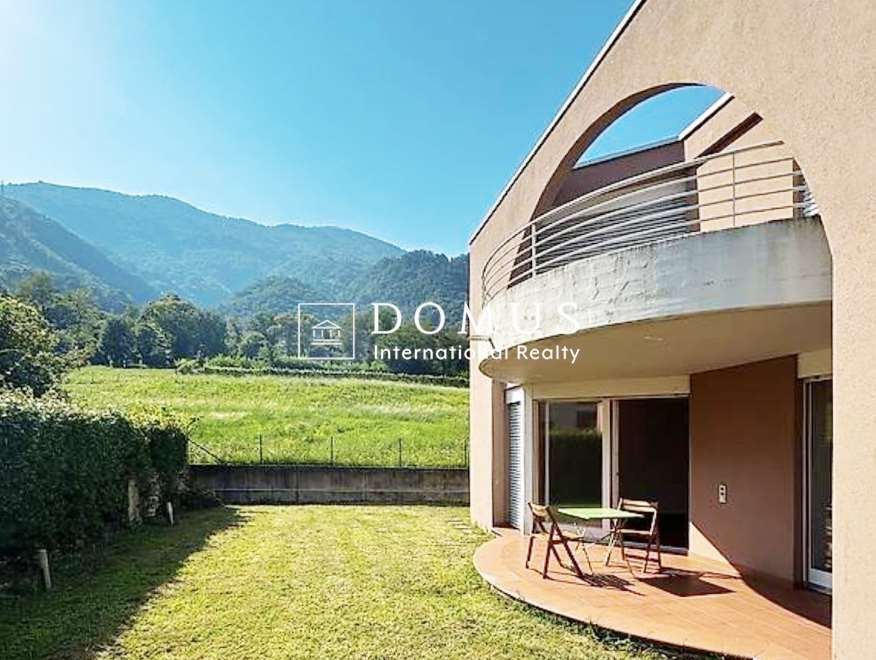 Independent 7 Room Villa, Garden, Garage – Available Immediately