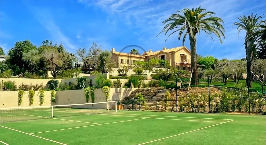 Villa in Antibes, Provence-Alpes-Côte d'Azur, France 1 - 17274914