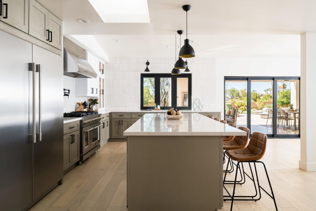 Scottsdale, AZ, United States 4 - 17274070