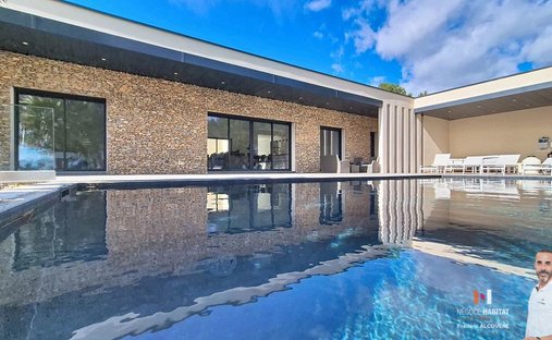Villa in Camplanier, Nimes, France 1