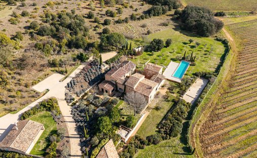 Estate in Bonnieux, Provence-Alpes-Côte d'Azur, France 1