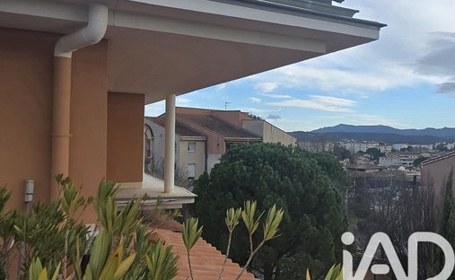 Apartment in Granettes-Jauberte-Sainte Anne, Aix-en-Provence, France 1
