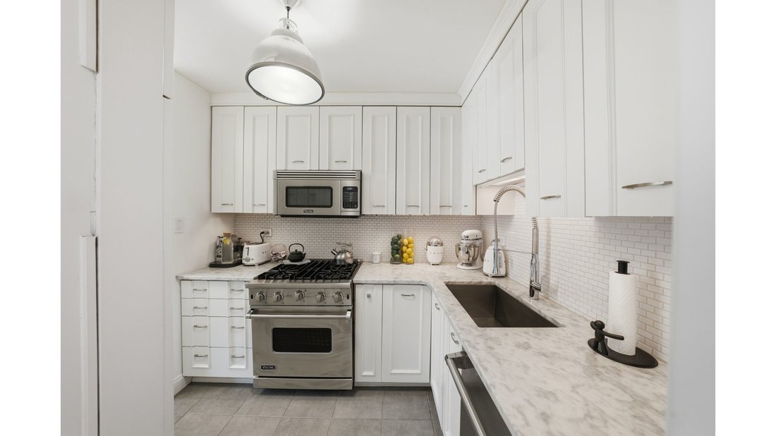 Co Op in New York, New York, United States 3 - 17276112