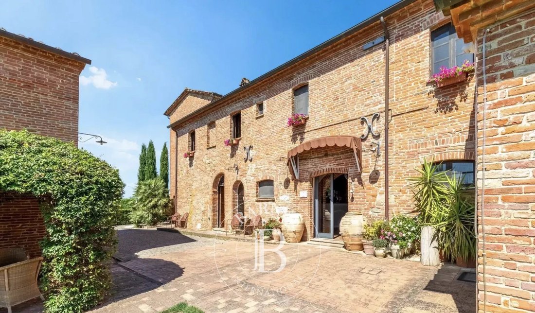 Villa in Castiglione del Lago, Umbria, Italy 3 - 17268343