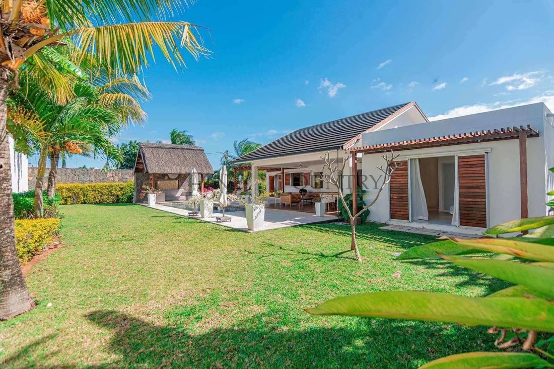 Villa in Grand Baie, Rivière du Rempart District, Mauritius 2 - 17268421
