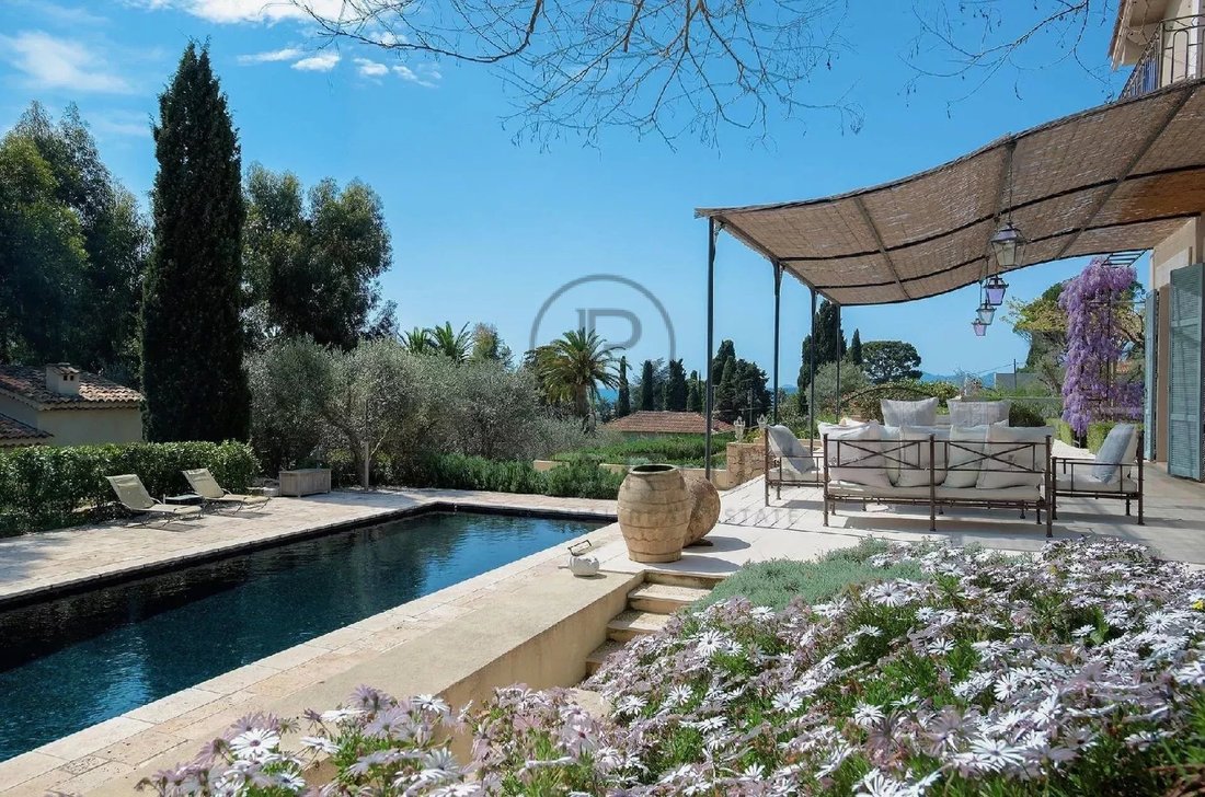 Villa in Antibes, Provence-Alpes-Côte d'Azur, France 2 - 17274914