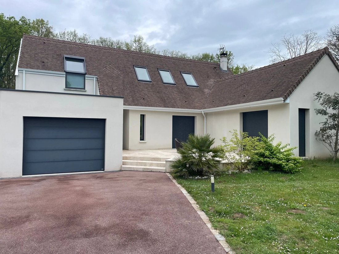 Estate in Noisy-sur-Ecole, Ile-de-France, France 1 - 17268419