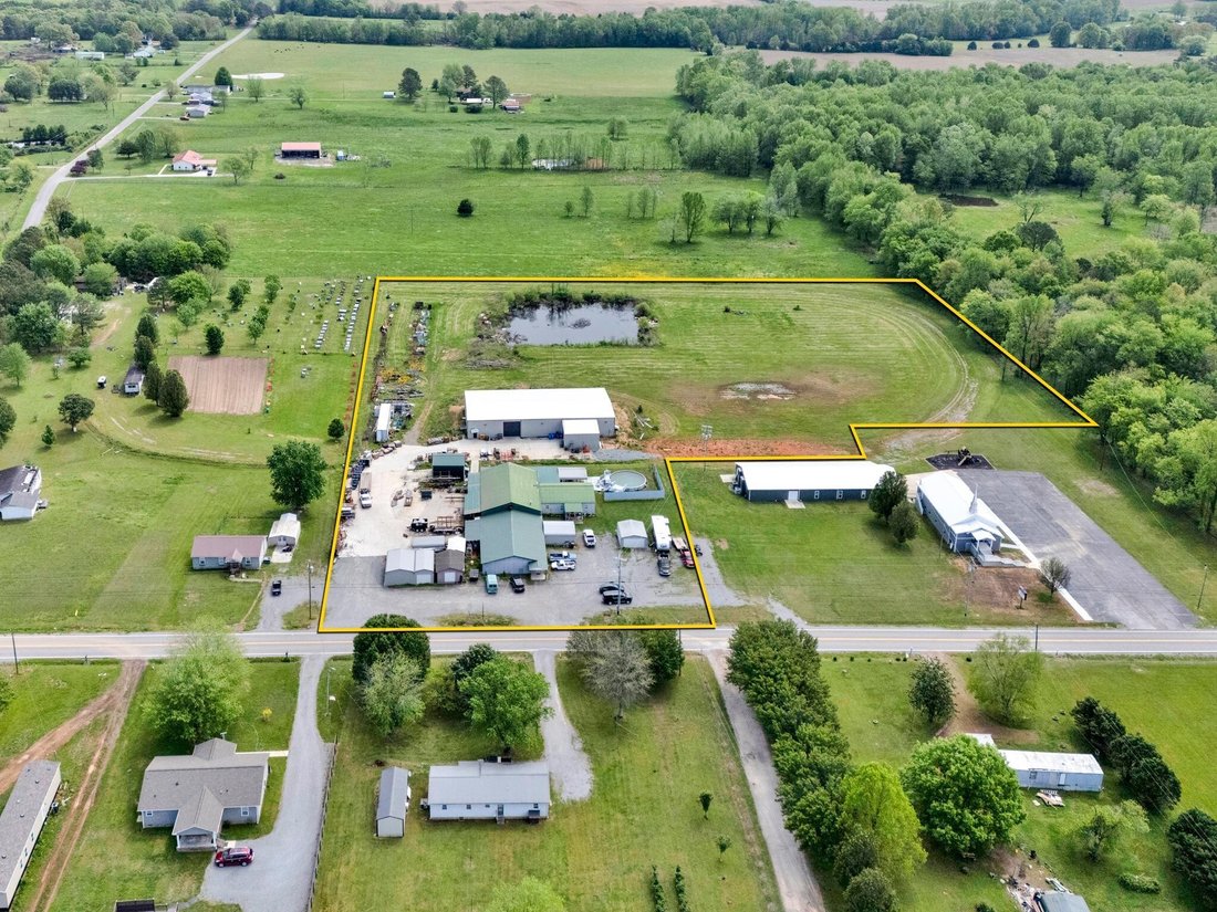 House in Flintville, Tennessee, United States 1 - 17275728