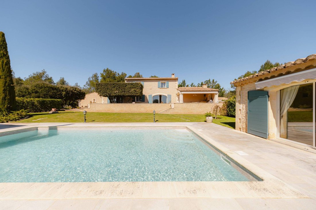 Estate in Gordes, Provence-Alpes-Côte d'Azur, France 3 - 17270287