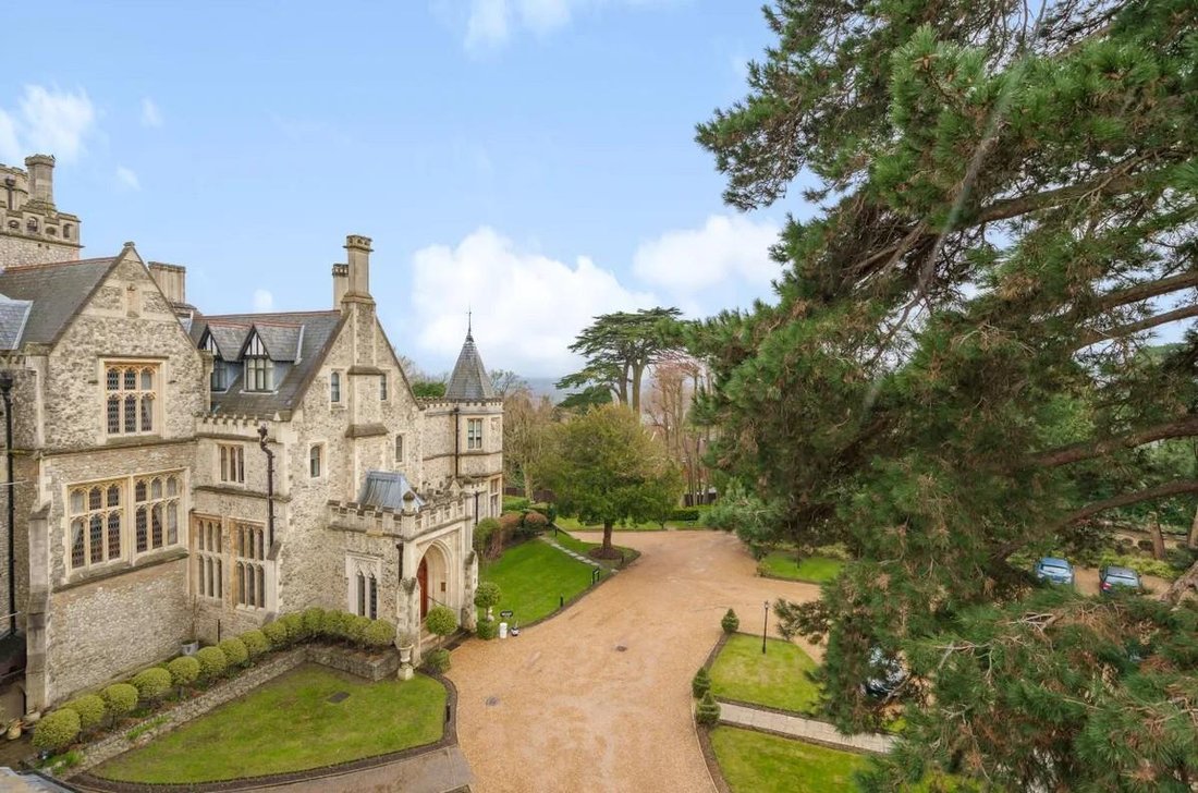 Apartment in Great Stanmore, Harrow, England 1 - 17278318