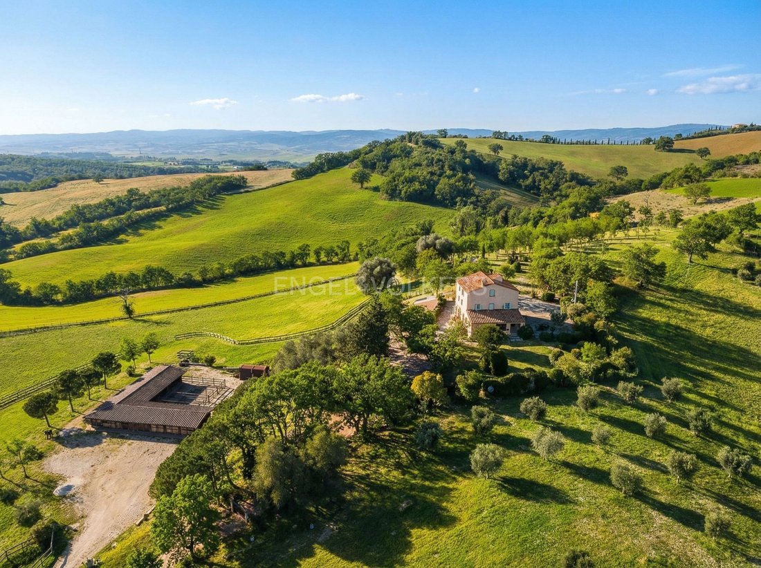 Estate in Manciano, Tuscany, Italy 1 - 17267967